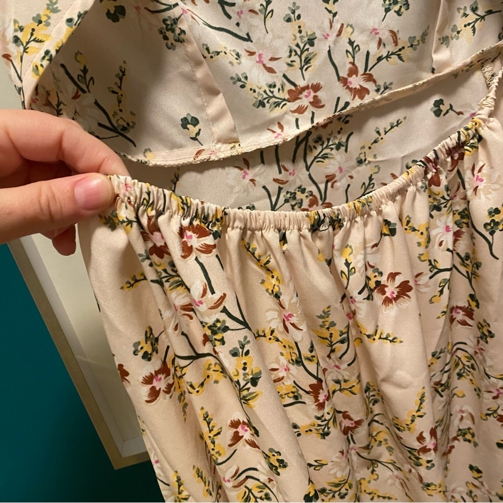 SHEIN Cream Ditsy Floral Boho Backless Midi Dress - Size M - Picture 4 of 6